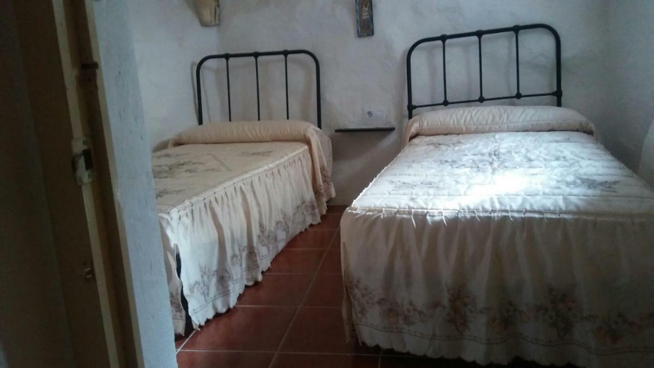 منزل الضيف Pegalajar  في Cueva Rural La Noguera المظهر الخارجي الصورة